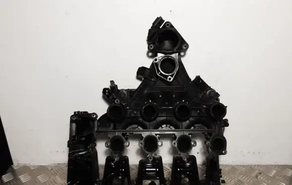 Ford Kuga II Intake manifold