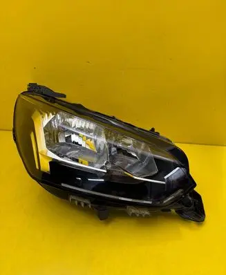 Peugeot 208 II Headlight/headlamp 9823193880