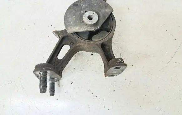 Toyota Avensis T270 Engine mount bracket 