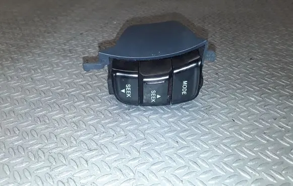 Hyundai Sonata Steering wheel buttons/switches 569943K000