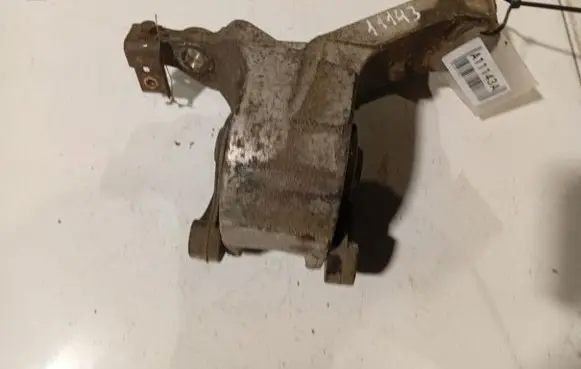 Honda Accord Engine mount bracket 