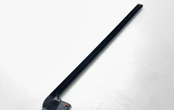 Tesla Model Y Rubber seal front door window/glass 150006300F