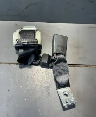 Jaguar XF X250 Middle seatbelt (rear) 34017852B