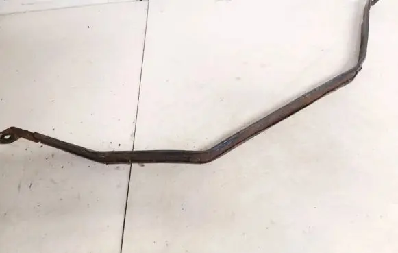 Fuel tank mounting bracket
