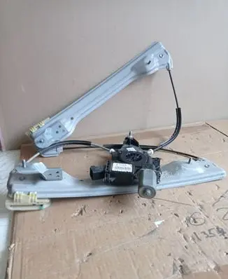Toyota Sienna XL30 III Front door window regulator with motor 558RF4422