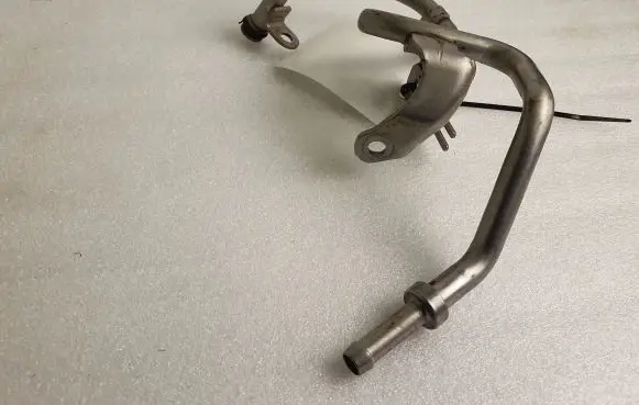 Coolant pipe/hose