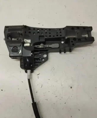 Audi Q3 8U Rear door exterior handle/bracket 8U0837886 1612204S