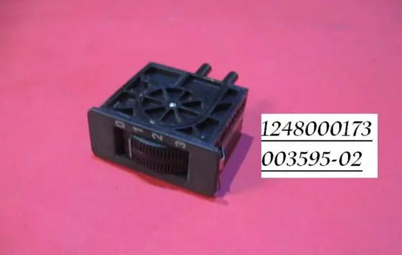 Mercedes-Benz 190 W201 Headlight level height control switch 1248000173 00359502
