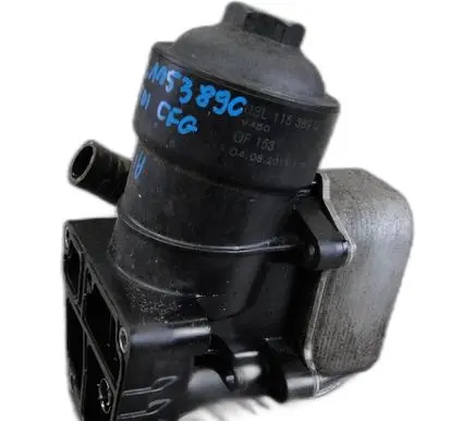 Volkswagen Golf VI Oil filter mounting bracket