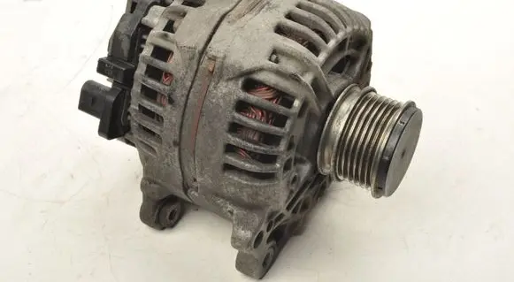 Volkswagen Touran I Generator/alternator 06F903023F