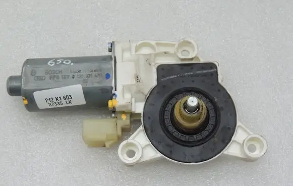 Chrysler Grand Voyager V Front door window regulator motor 0130821470 68030656AA