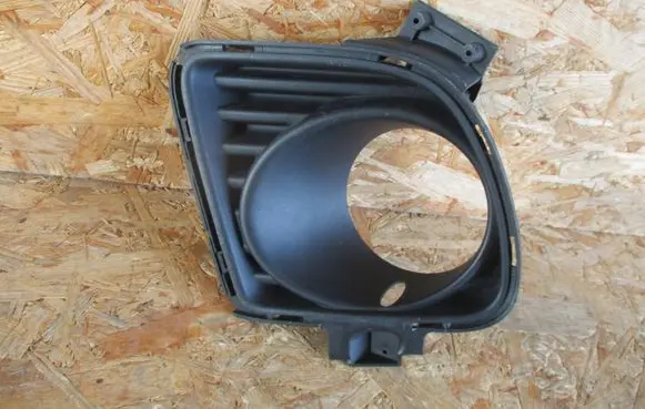 Mini One - Cooper Clubman R55 Front fog light trim/grill 7283348