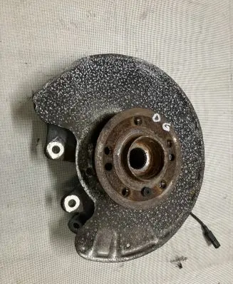 Mercedes-Benz GLE (W166 - C292) Rear wheel hub spindle/knuckle A1663570205 A1669054102