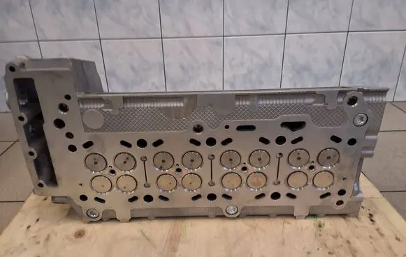 Iveco Daily 5th gen Engine head 