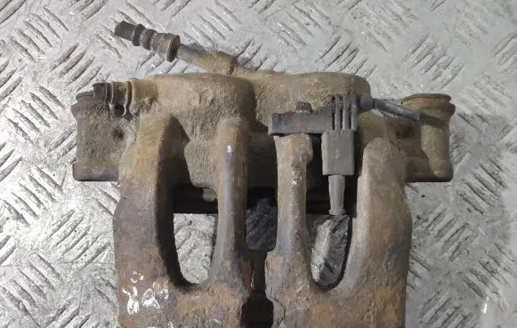 Mercedes-Benz Vito Viano W639 Front brake caliper