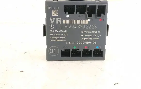 Mercedes-Benz C W204 Door control unit/module 2048702226 2048207485