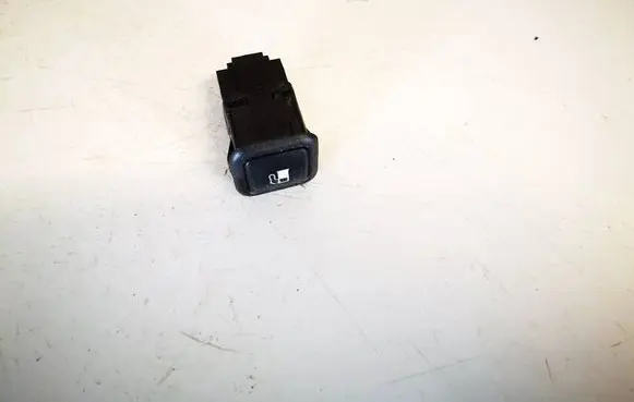 Volkswagen Bora Fuel tank opening switch 3b0959833a