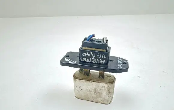 Toyota Avensis Verso Heater blower fan relay 12D308
