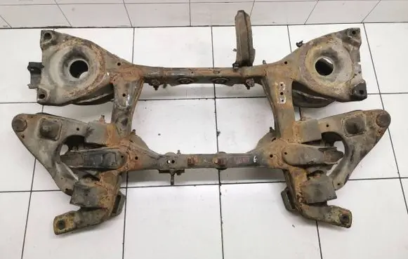 Nissan Pathfinder R51 Rear subframe 