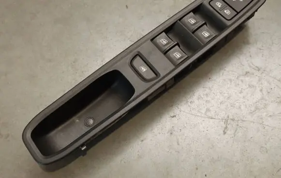 Dacia Sandero III Electric window control switch 809611146R 254291224R