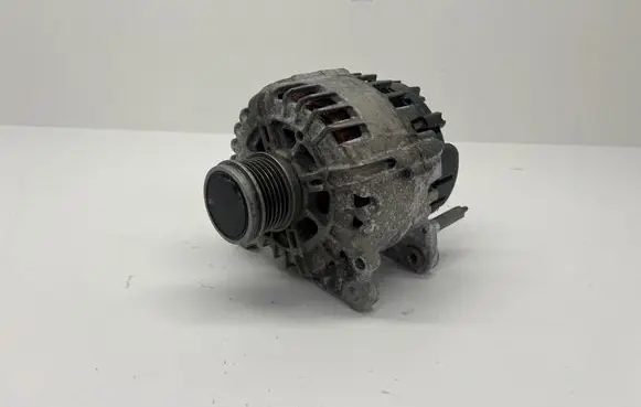 Volkswagen T-Roc Generator/alternator 04L903021D 217019267 2715271A