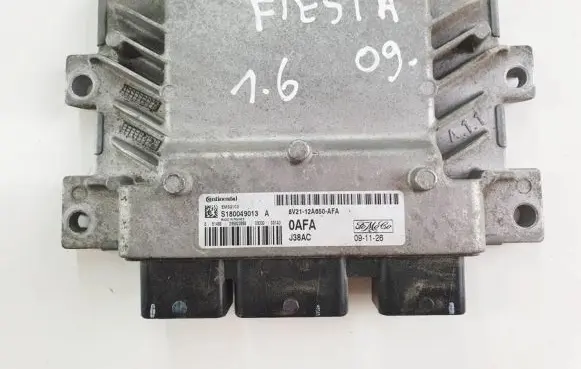 Ford Fiesta Engine control unit/module 8V2112A650AFA S180049013A