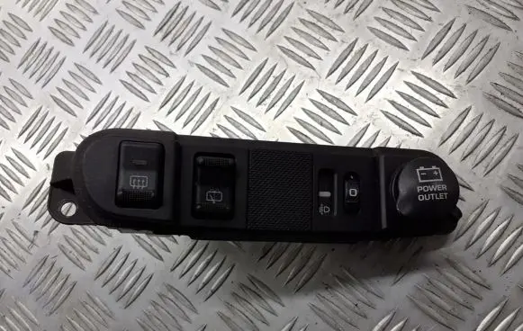 Chrysler PT Cruiser A set of switches 04671673AA
