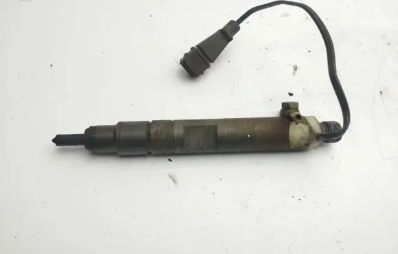 Audi A4 S4 B5 8D Fuel injector 028130201