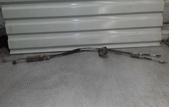 Toyota RAV 4 (XA20) Gear shift cable linkage 