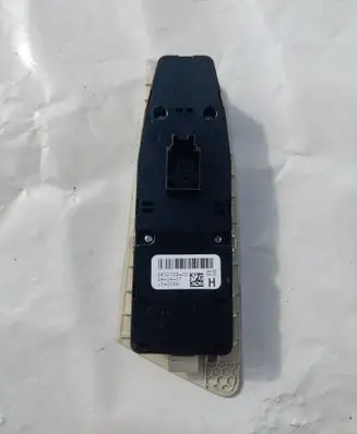 BMW 5 G30 G31 G38 Electric window control switch 6832729