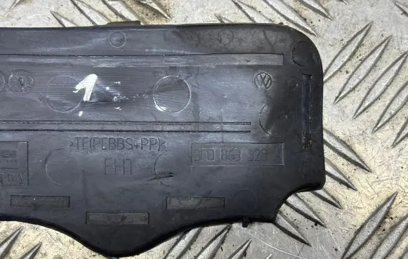 Volkswagen PASSAT B6 Panel drawer/shelf pad 300863328A