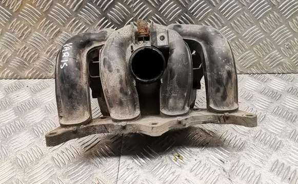 Toyota Yaris Intake manifold 2900309819