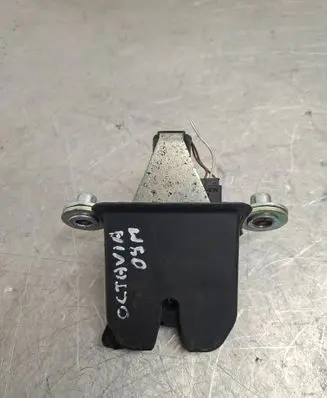 Skoda Octavia Mk2 (1Z) Tailgate/trunk/boot lock/catch/latch 1Z5827501D
