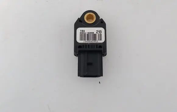 Toyota Auris 150 Airbag deployment crash/impact sensor 8983102080
