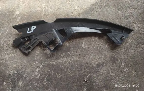 Volvo C30 Headlight/headlamp mounting bracket 31328156