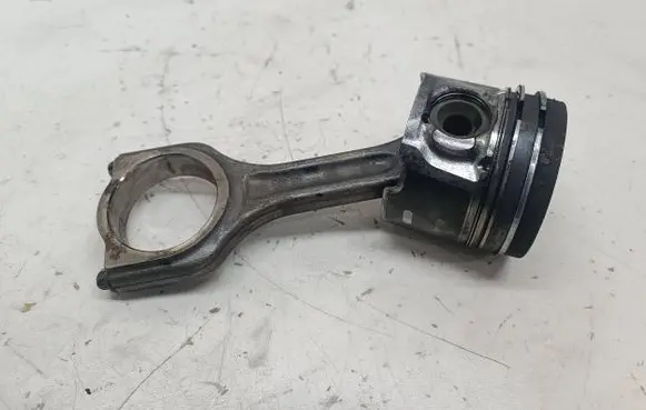 Peugeot 508 Piston with connecting rod