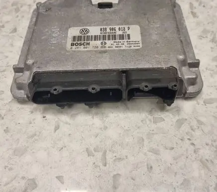 Volkswagen PASSAT B5 Engine control unit/module 038906018P 0281001720 28SA3504