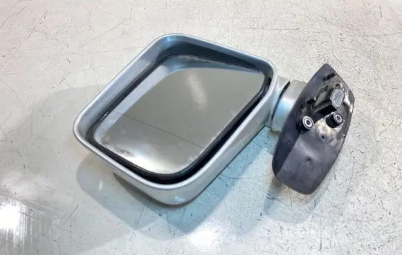 Mitsubishi Space Wagon Front door electric wing mirror E4012105 E4022105