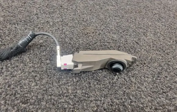 Tesla Model S Side fender camera 106910400D