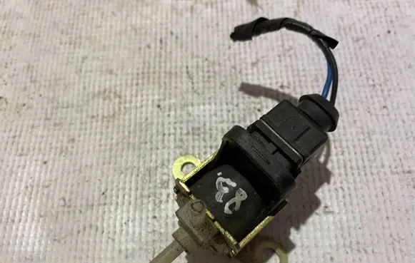 Mercedes-Benz Vito Viano W638 Turbo solenoid valve 133297u