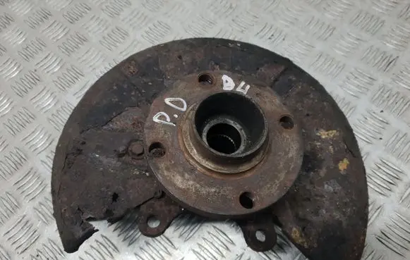 Audi 80 90 S2 B4 Front wheel hub 