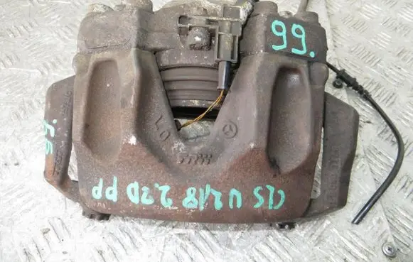 Mercedes-Benz CLS C218 AMG Front brake caliper