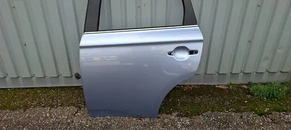 Mitsubishi Outlander Rear door