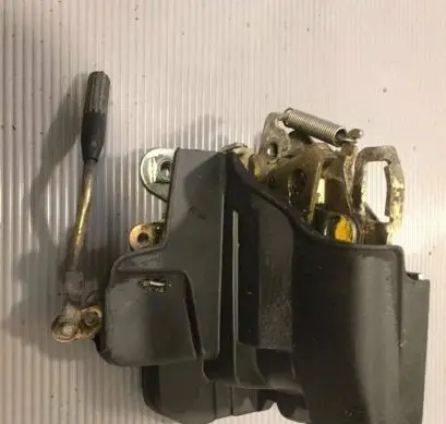 Mercedes-Benz W123 Front door lock 1237230208