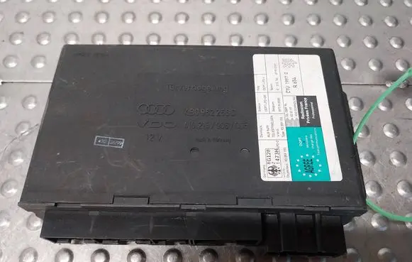 Audi A6 S6 C5 4B Comfort/convenience module 4B0962258D