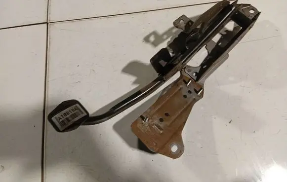 Volvo V50 Brake pedal 4N512467CF