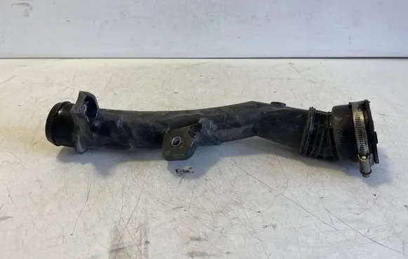 Opel Vivaro Intercooler hose/pipe 9831710780
