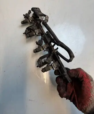 Fuel main line pipe