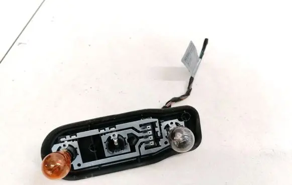 BMW 5 E39 Tail light bulb cover holder 2496339 393390