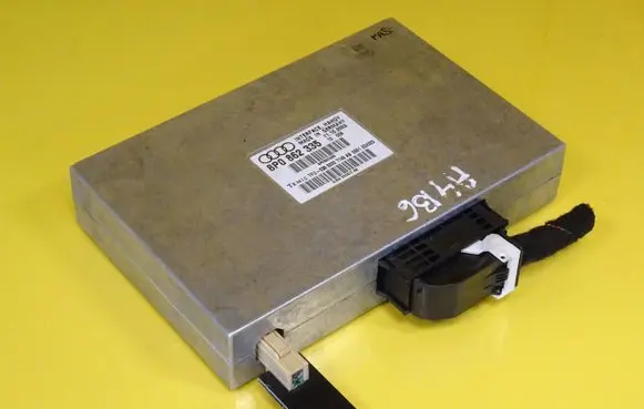Audi A4 S4 B6 8E 8H Bluetooth control unit module 8P0862335